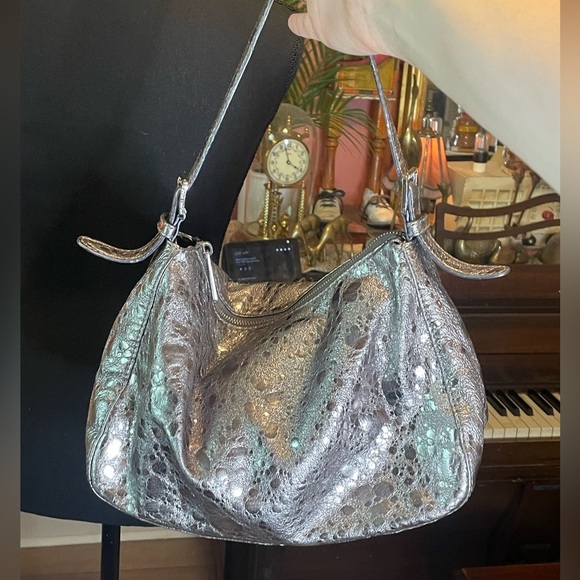 Textured metallic silver Michael by Michael Kors shoulder bag y2k 90s vibes - Picture 3 of 9